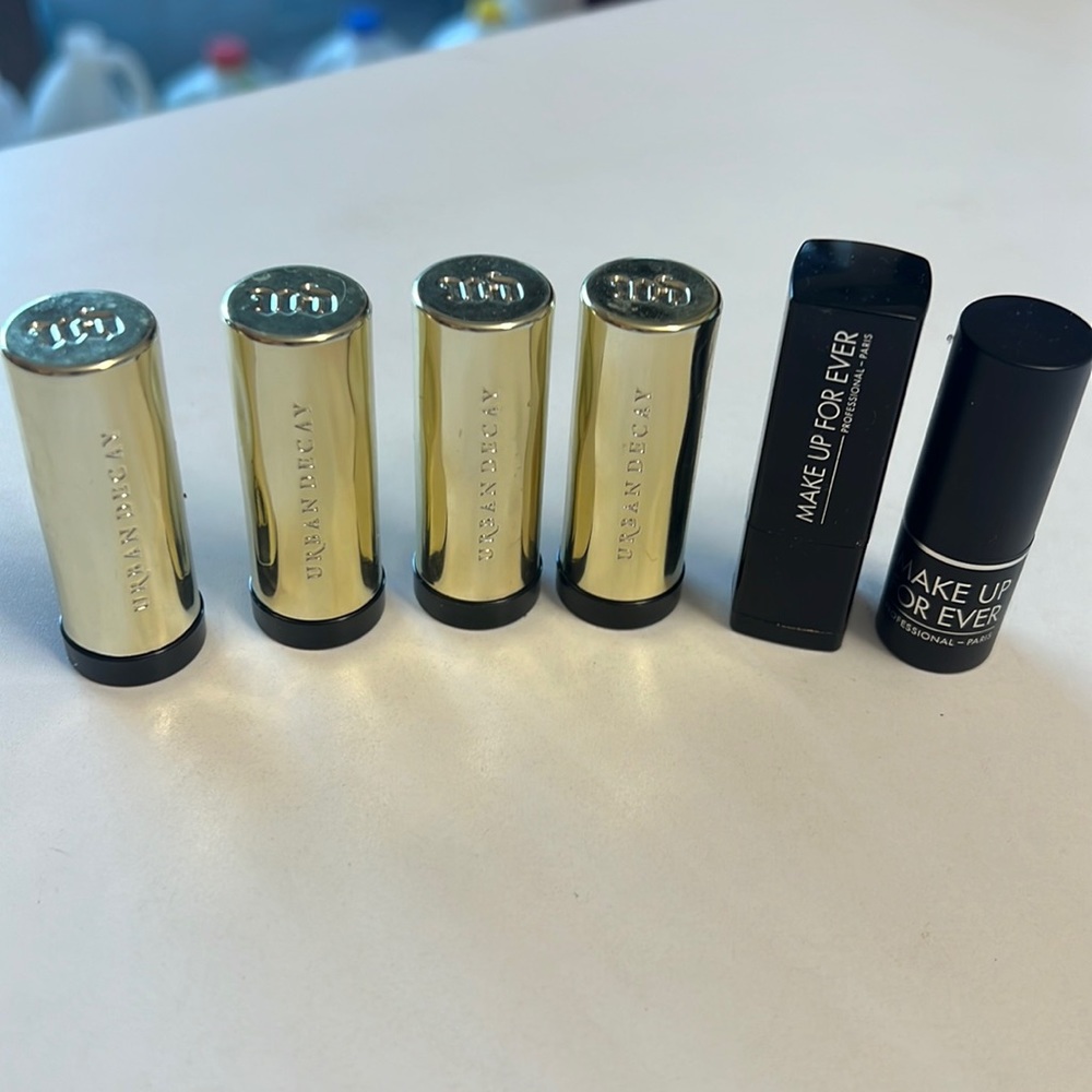 Mini lipsticks!!
